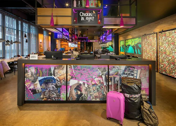 Luxury hotel only: Moxy Glasgow Merchant City