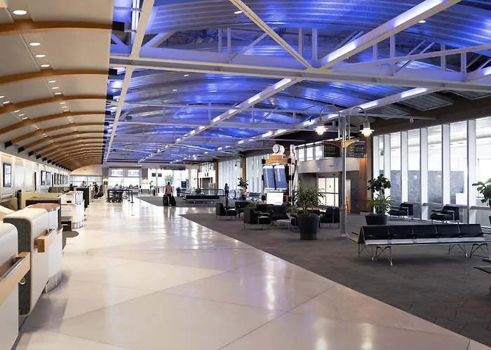 Hotels Close to Airport Holiday Inn Express & Suites Greensboro - Airport Area By Ihg