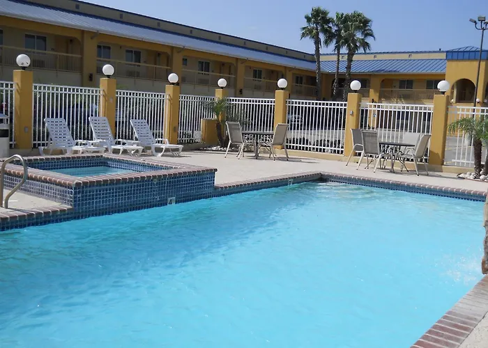 Rodeway Inn & Suites Northwest