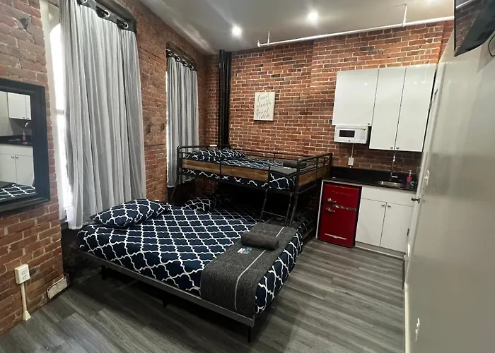 Vacation rental: 31 Street Broadway Hotel