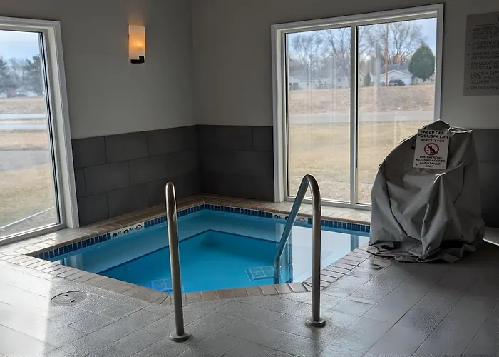 Country Inn & Suites By Radisson, Chippewa Falls, Wi