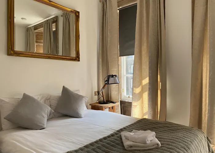 Pet Friendly hotel: Royal Mile Balconies By The Castle