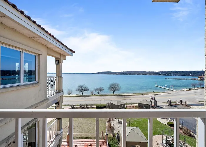 Pet Friendly hotel: Bella Vista Suites Lake Geneva