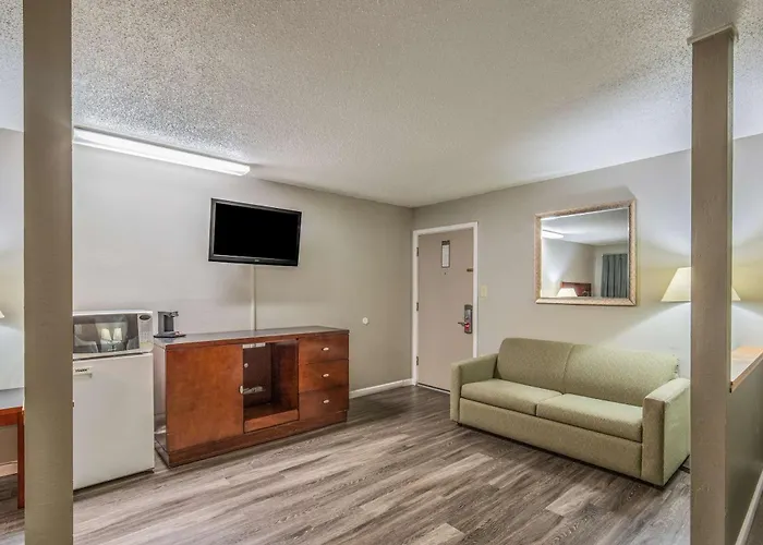 Motel: Econo Lodge Inn & Suites Yreka