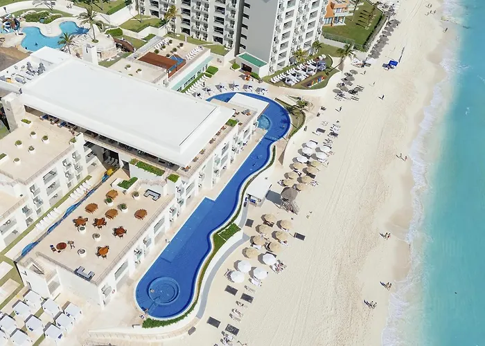 4 star hotel: Emporio Cancun