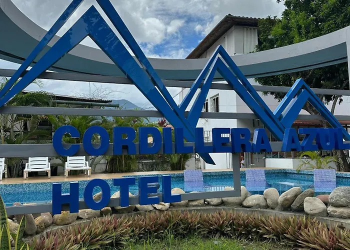 Hostal Cordillera Azul
