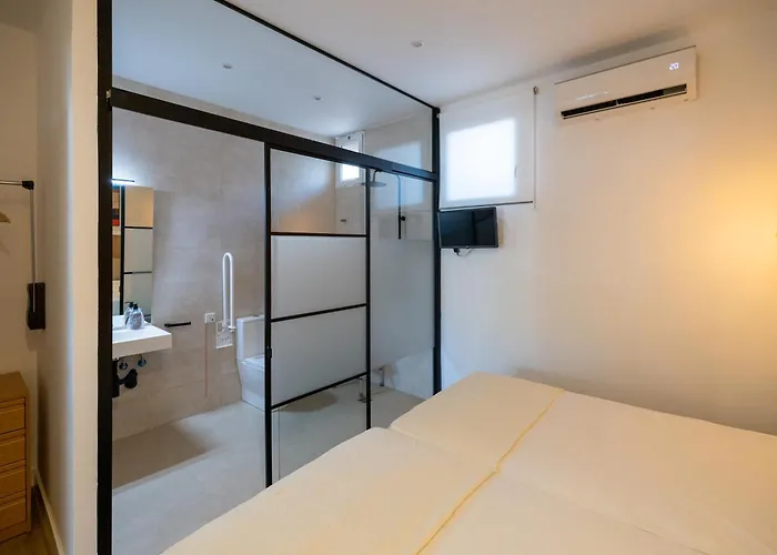  Hostal Royal Bliss