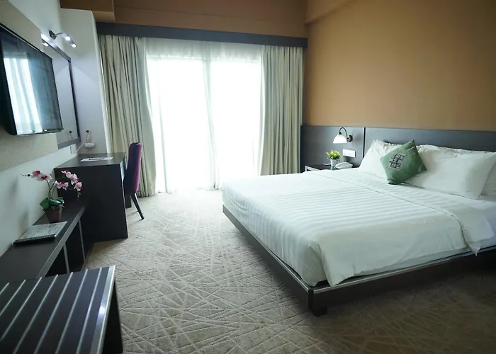 Luxury hotel only: Swan Garden Hotel