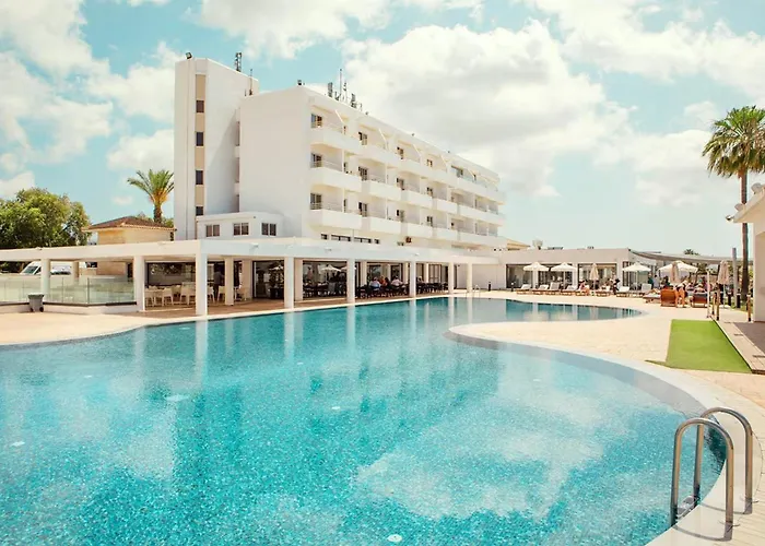 Piere - Anne Beach Hotel