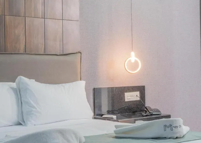 Hotel com jacuzzi: Motel Millenium