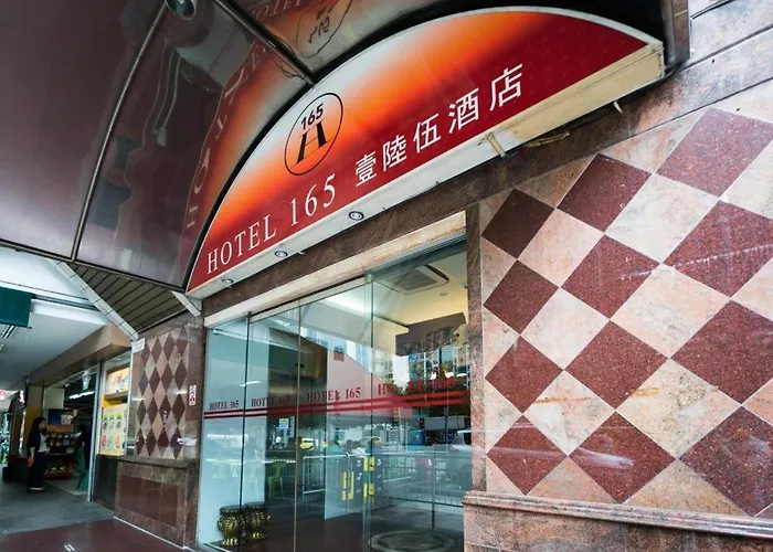 Cheap hotel: Hotel 165