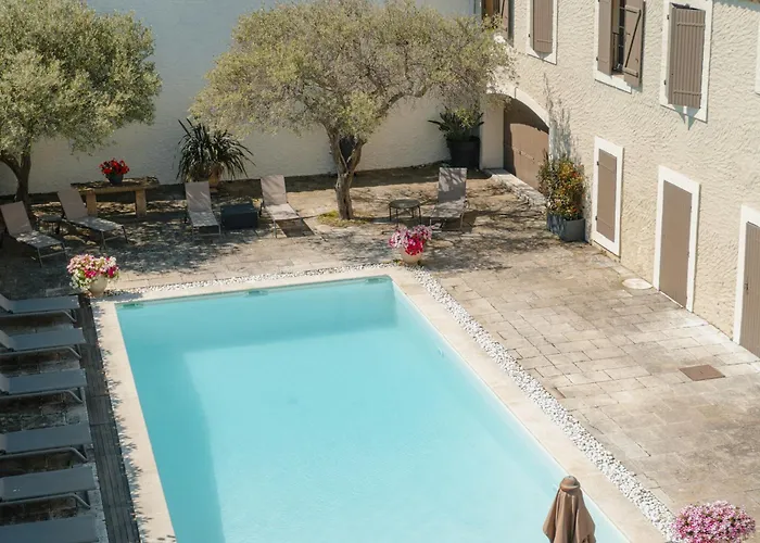 Hôtel central: Logis Les Magnanarelles