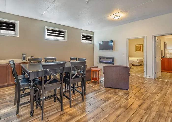 Family Hotel: Comfort Inn & Suites Thousand Islands Harbour District