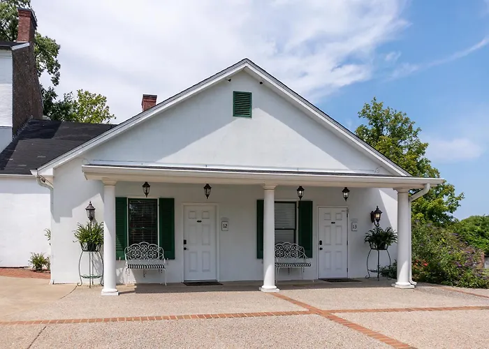 Bed and Breakfast Belle Air Mansion And Inn