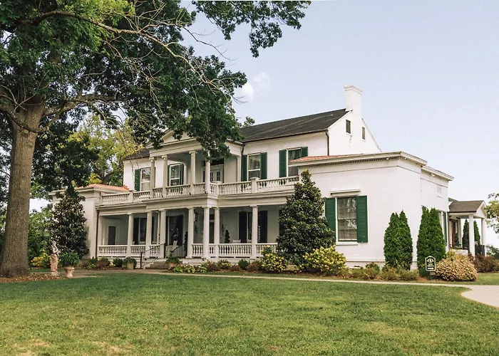 Bed and Breakfast Belle Air Mansion And Inn