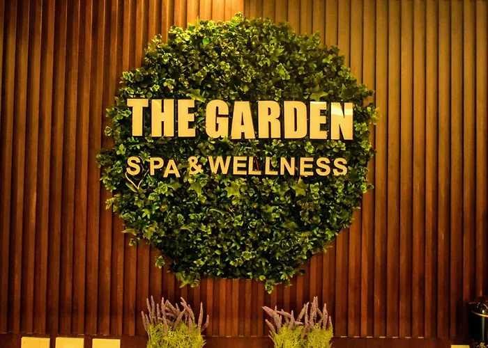 Luxury hotel only: Wyndham Garden Muscat Al Khuwair