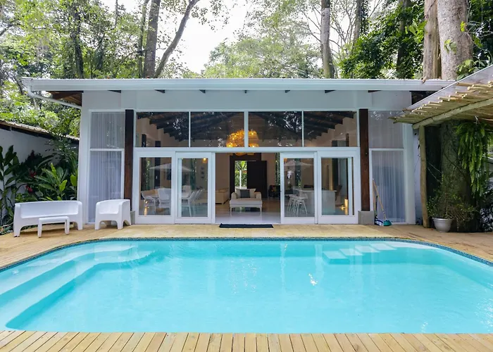 Villa Frida - Private Beachfront Villa