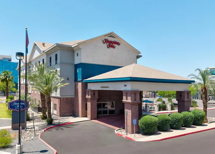 Pet Friendly hotel: Hampton Inn Phoenix Midtown Downtown Area