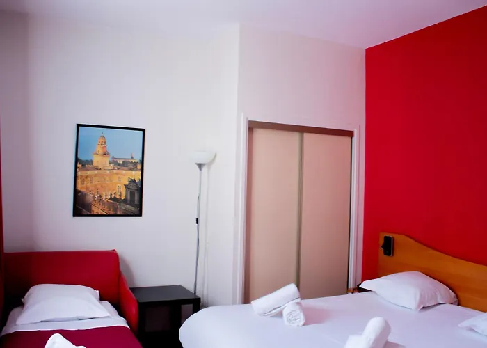 3 star hotel: Le Clocher De Rodez Centre Gare