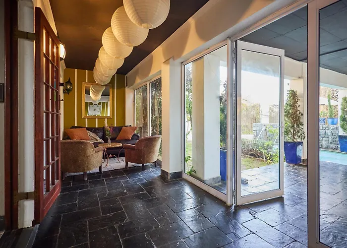 Dog friendly hotels Boord Guest House