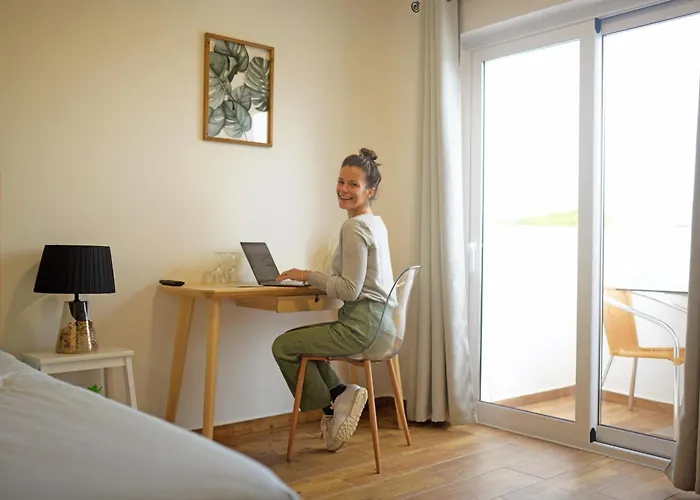 Sagres Sun Stay - Surf Camp &