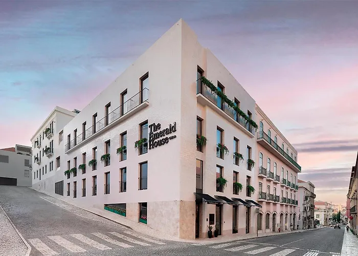Family Hotel: The Emerald House Lisbon - Curio Collection By Hilton