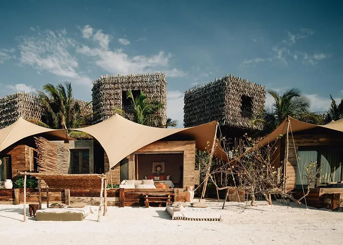 Luxury hotel only: Nomade Temple Holbox