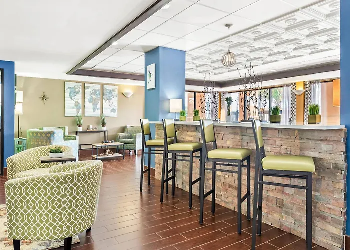Beach Hotels Quality Inn & Suites Near Robins Air Force Base