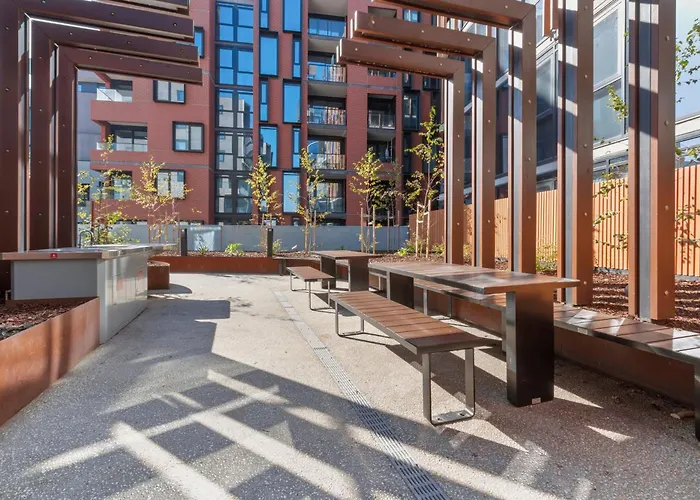 Melbourne City Apartment Hotel