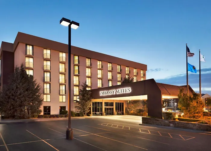 Family resorts Embassy Suites By Hilton Oklahoma City Will Rogers Airport