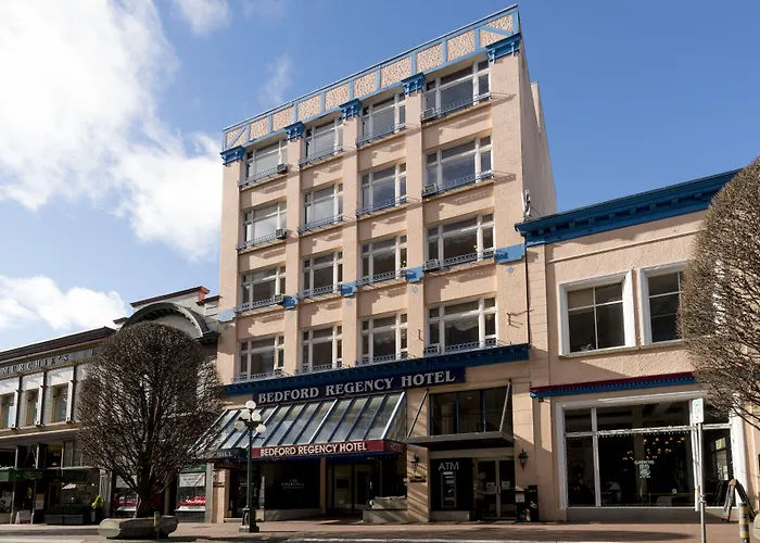 Motel: The Bedford Regency Hotel