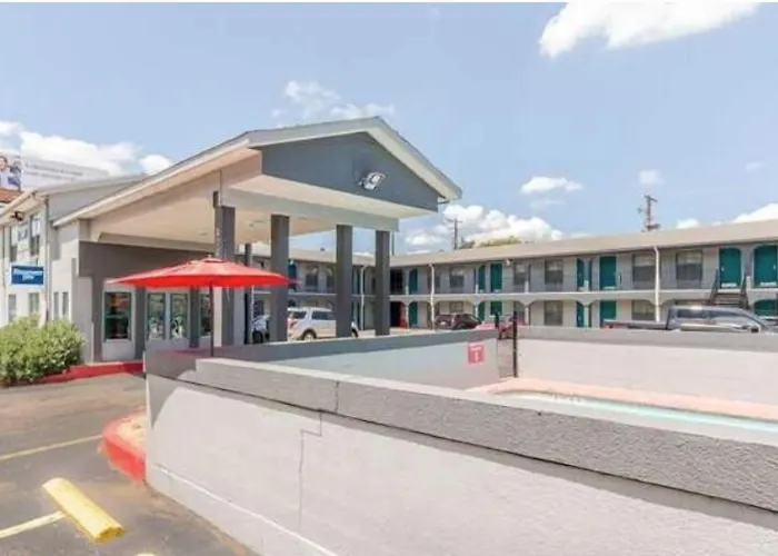 Motel: Rodeway Inn University