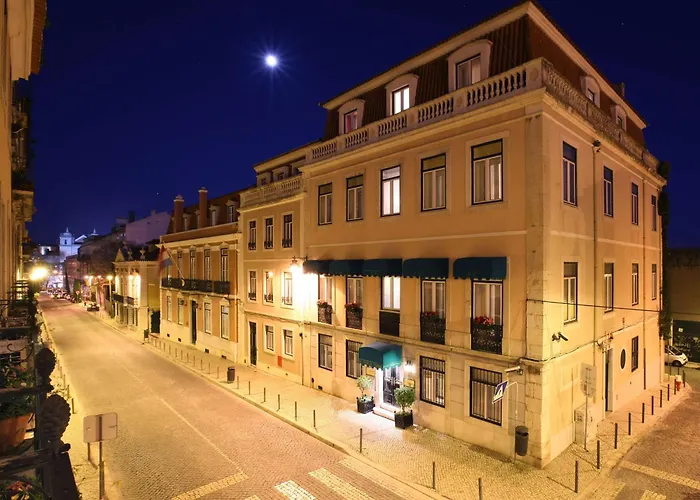Romantic hotel: As Janelas Verdes Inn - Lisbon Heritage Collection - Riverside