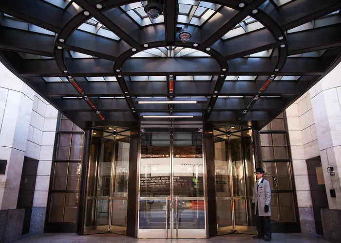 Hotel with view: Four Seasons Hotel New York