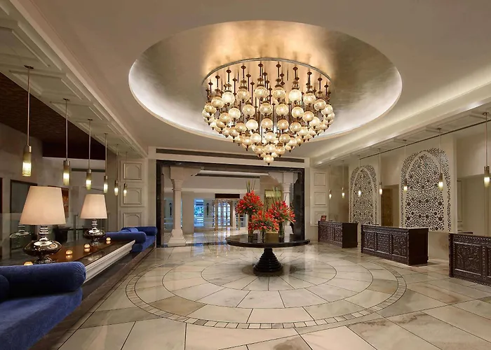 Hotel with Tennis: Itc Mughal, A Luxury Collection Resort & Spa, Agra