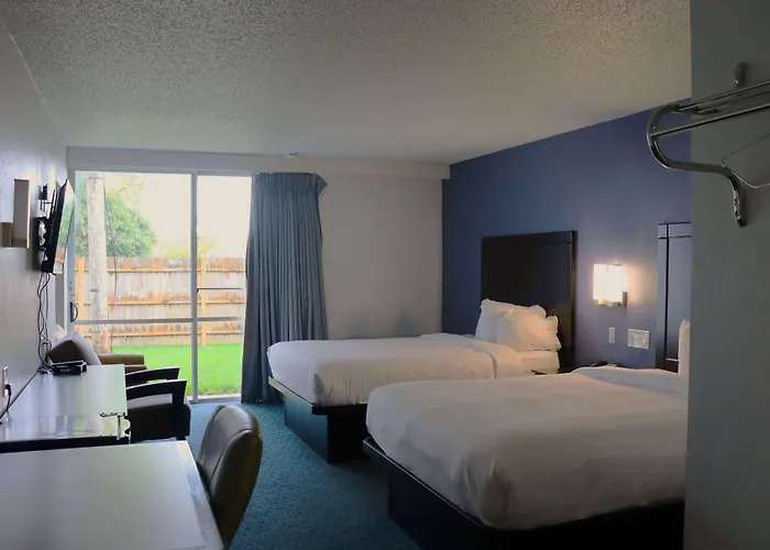 Family Hotel: Travelodge By Wyndham Milwaukee