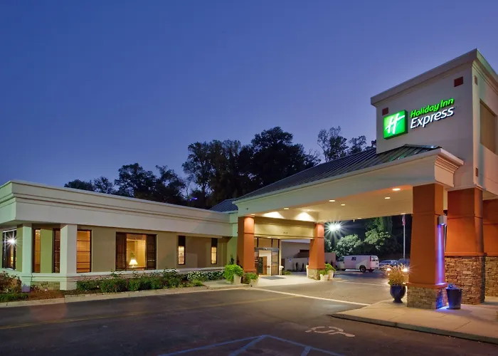 Beach Hotels Holiday Inn Express Athens - University Area By Ihg