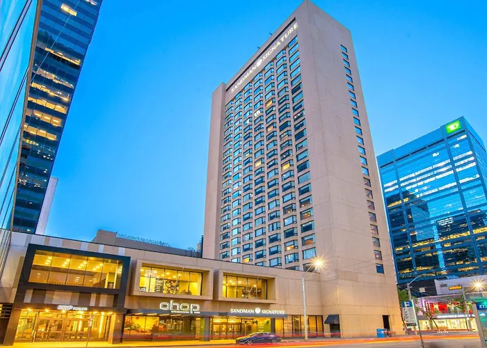 Pet Friendly hotel: Sandman Signature Edmonton Downtown Hotel