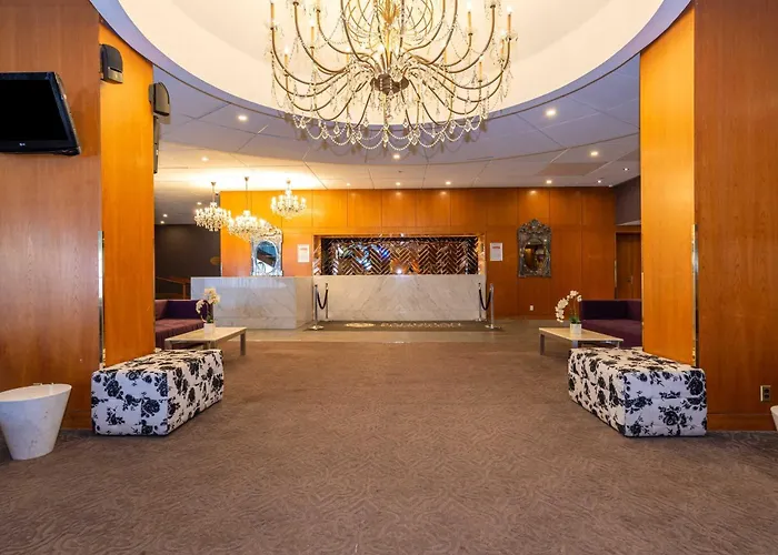 Pet Friendly hotel: Sandman Signature Edmonton Downtown Hotel