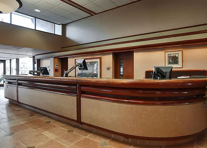 Family Hotel: University Place Hotel And Conference Center