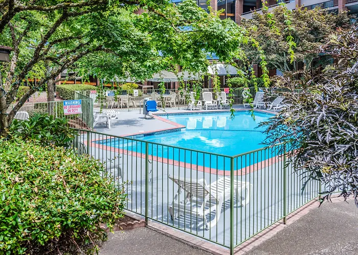 Family Hotel: University Place Hotel And Conference Center