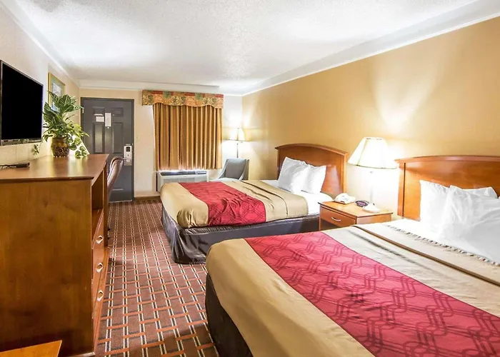 Pet Friendly hotel: Econo Lodge Knoxville North