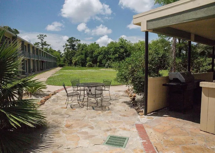 Cheap hotel: Ramada By Wyndham Houston Intercontinental Airport East