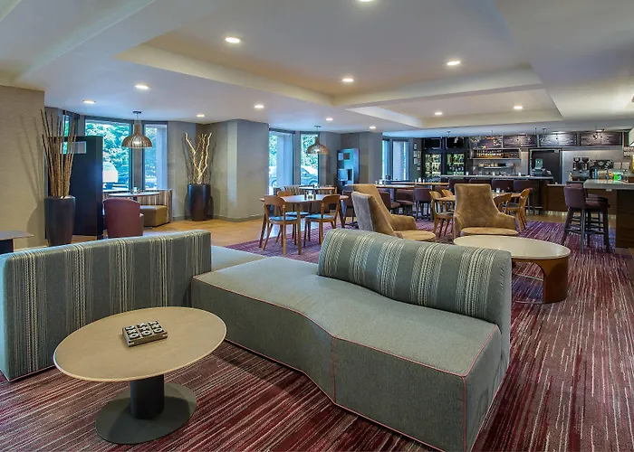 Courtyard Knoxville Cedar Bluff