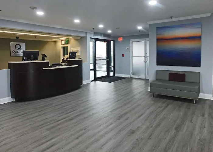 Luxury hotel only: Quality Inn Colchester - Burlington