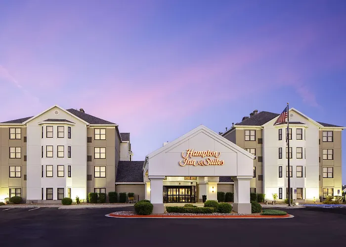 Hampton Inn & Suites -Airport