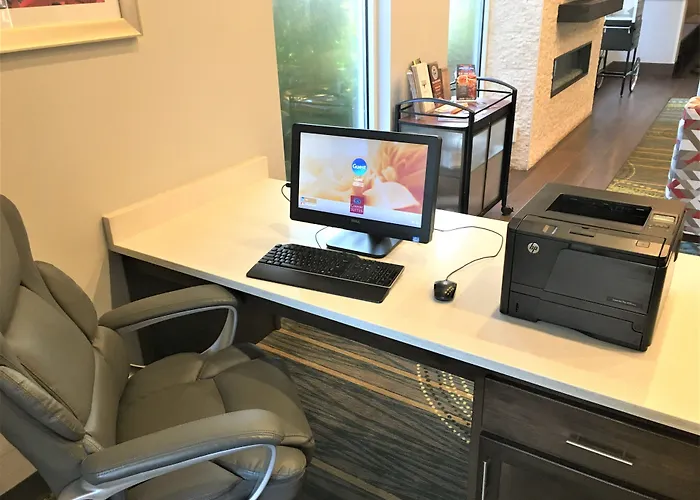 Luchthavenhotel: Comfort Suites Nashville Airport - Bna