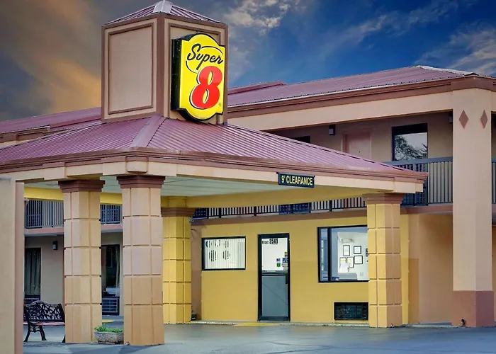 Super 8 By Wyndham Athens