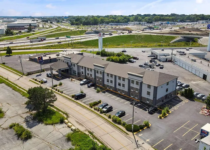 Comfort Inn & Suites Hazelwood - St Louis