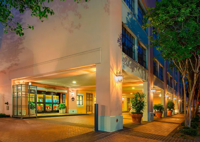 Cheap hotel: Sonesta Es Suites New Orleans Convention Center